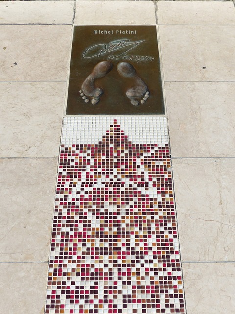 英联杯-范迪克破门 利物浦总比分4-1热刺进决赛.